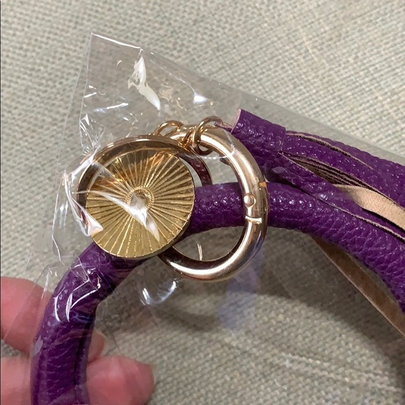 Plum purple bangle bracelet key ring keychain - Picture 2 of 3